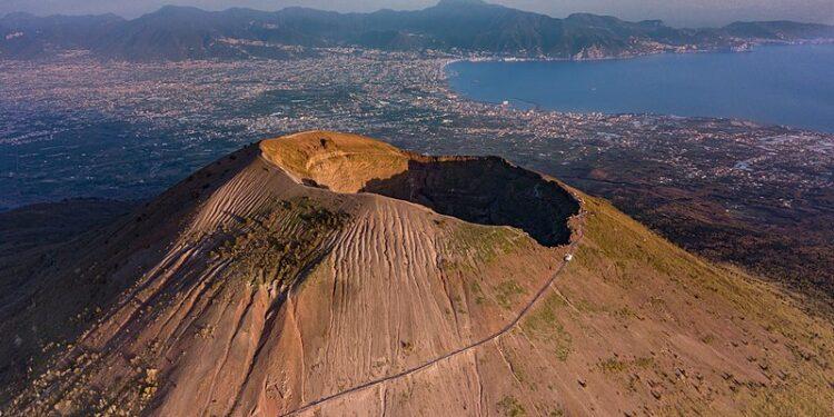 Il 18/03 di 80 anni fa il Vesuvio eruttava su Napoli