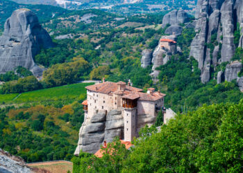Le meteore greche: giganti sospesi tra cielo e terra