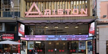 Teatro Ariston di Sanremo. Crediti: kallerna via Wikimedia Commons. CC BY-SA 4.0