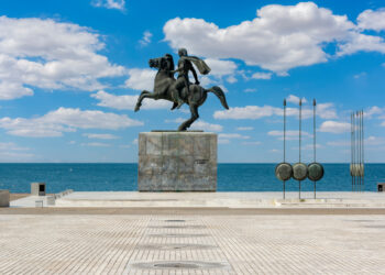 Statua di Alessandro Magno in Tessaglia.