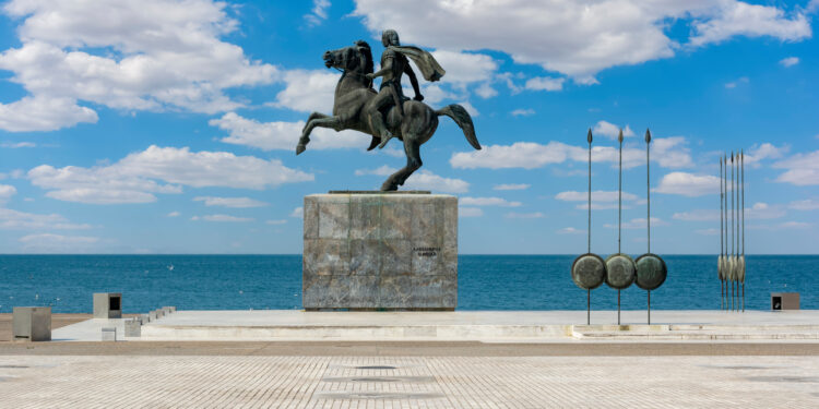 Statua di Alessandro Magno in Tessaglia.