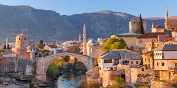 Città di Mostar, e Stari Most (ponte) della Bosnia Erzegovina.