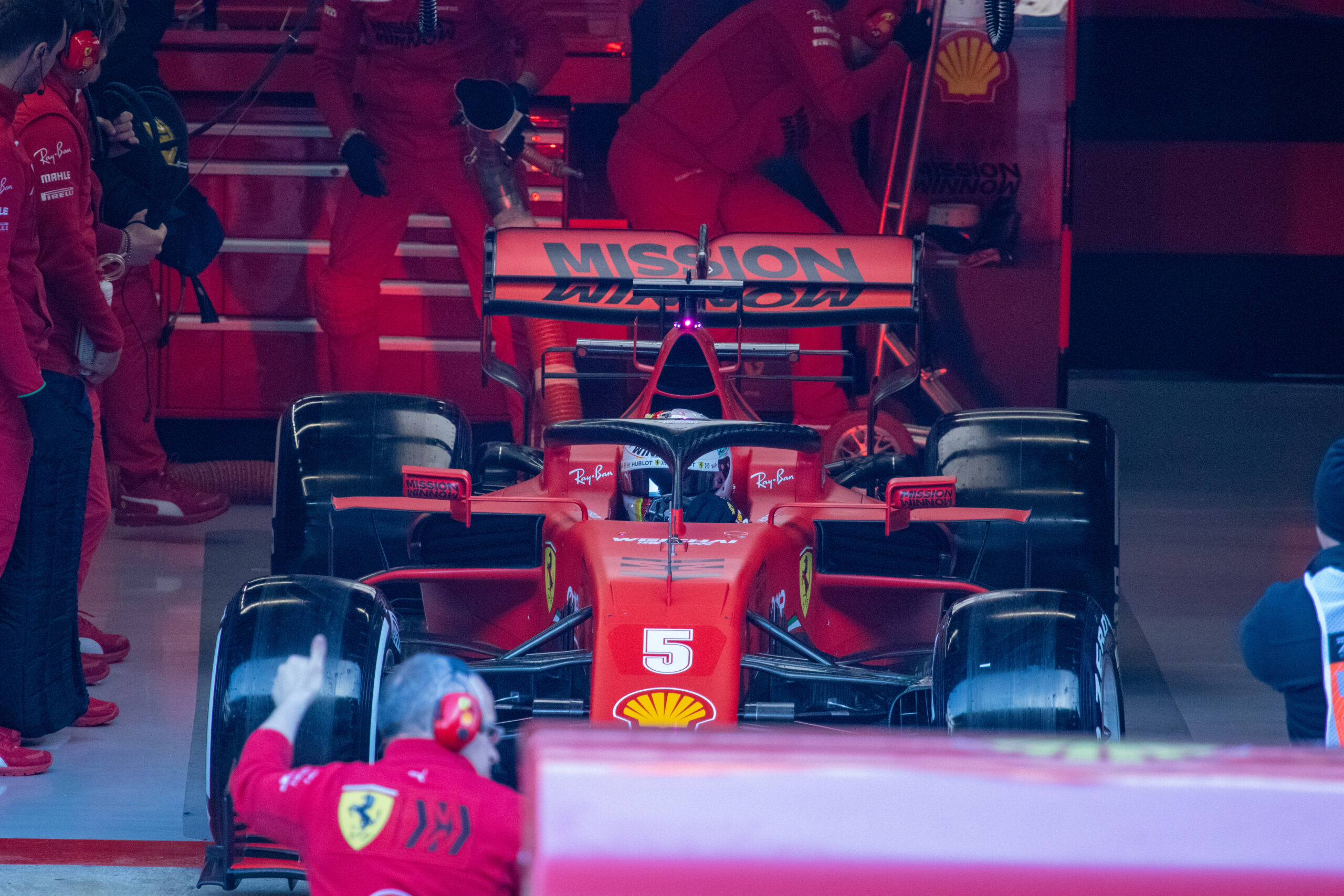 Formula 1 ai box